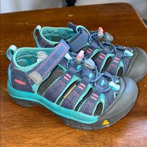 Toddler keens size 10